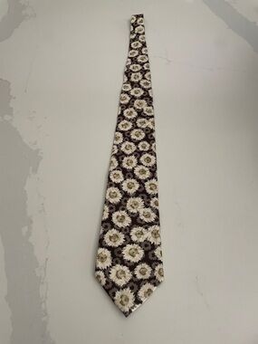 100% silk Claiborne Brown and White Floral Silk Tie Daisy, floral